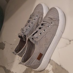 Blowfish sneakers size 8